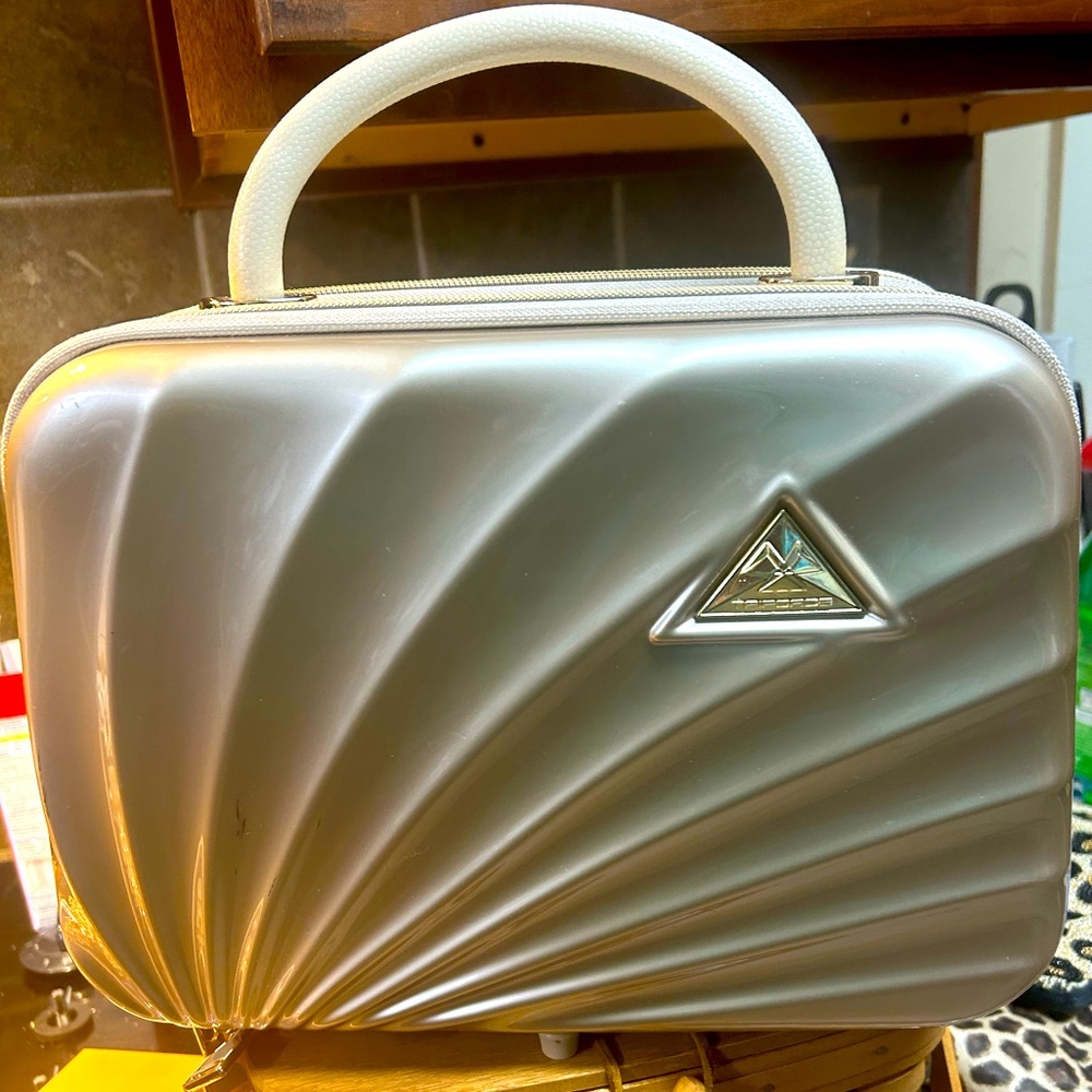 Triforce Elite Travelware Beauty Case Sienna Collection